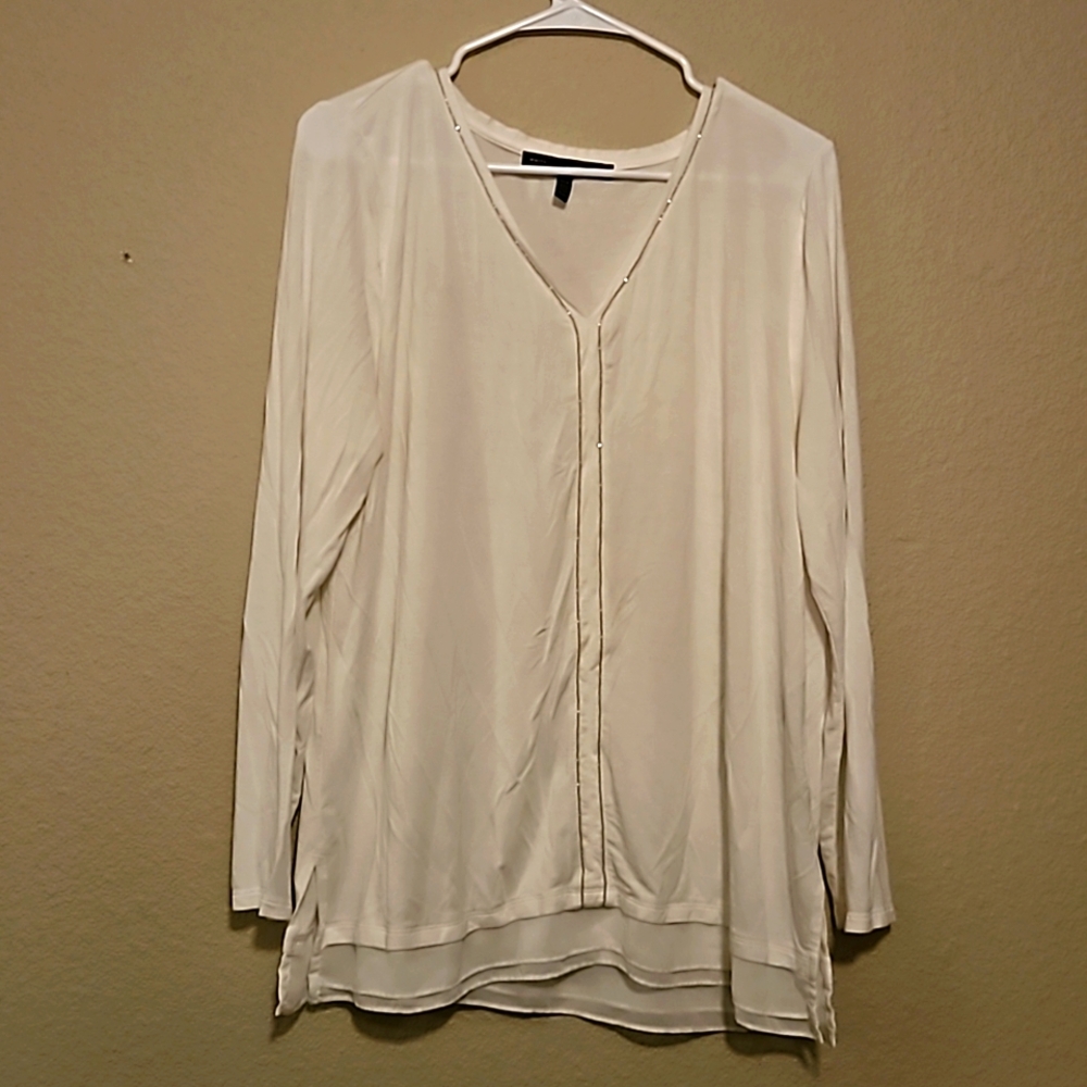 EUC, White House Black Market, pretty, White on white blouse with silver detail